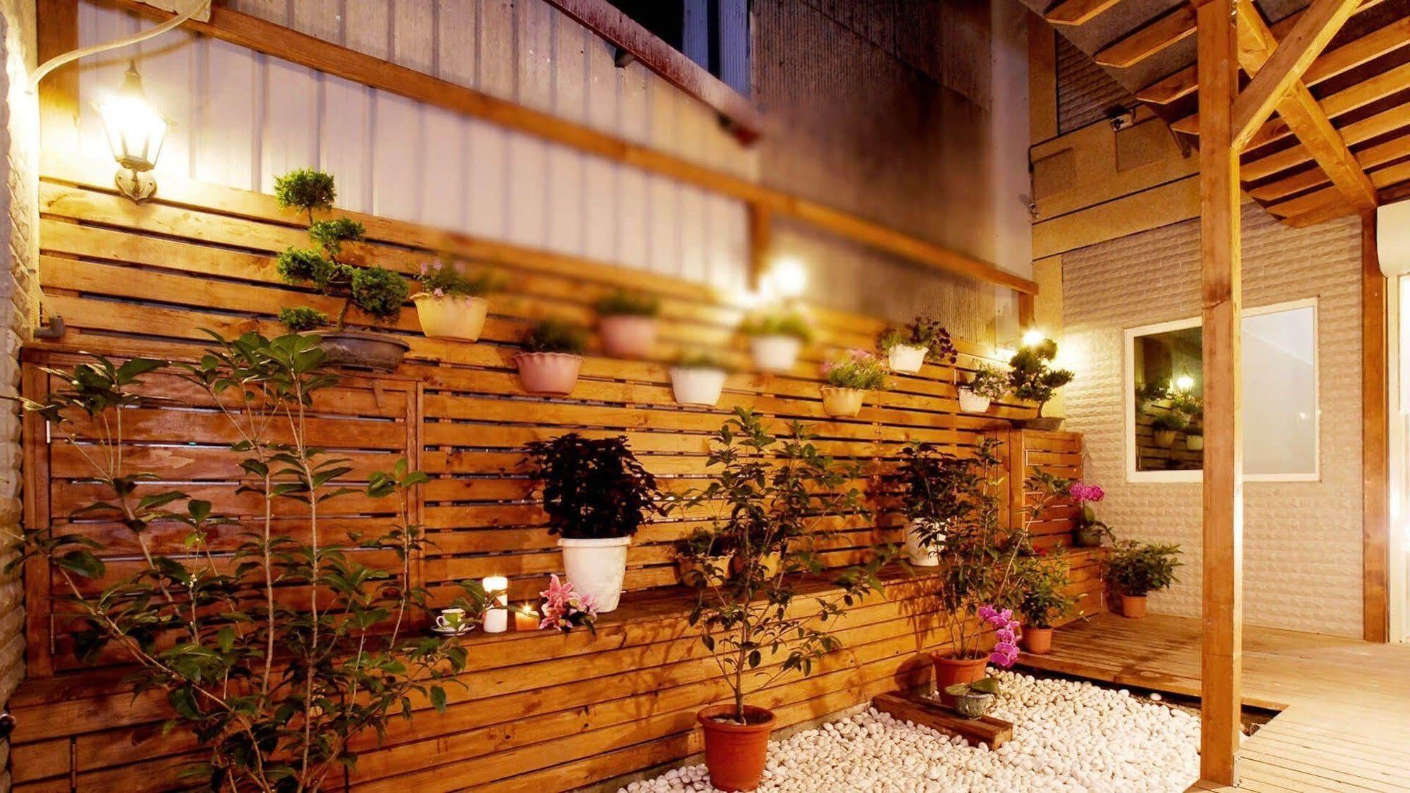 花蓮歐洲之星民宿 文創園區旁 鄰香榭大道 名產街 近東大門夜市 太平洋公園 杰西廣場 Hualien Exterior foto